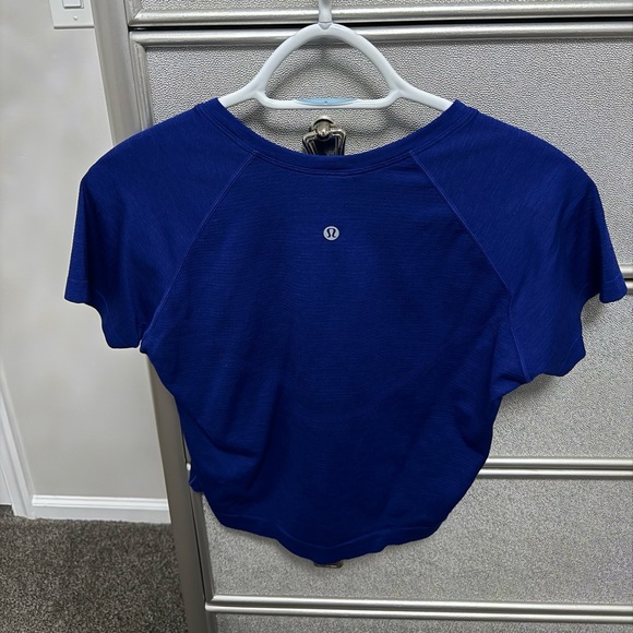 Lululemon Swiftly Tech Cropped Short Sleeve 2.0 T Shirt Size 12 Larkspur - Picture 2 of 3
